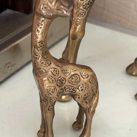 Giraffe brass figurine set of two mother and baby bookends 🦒 - Picture 3 of 10